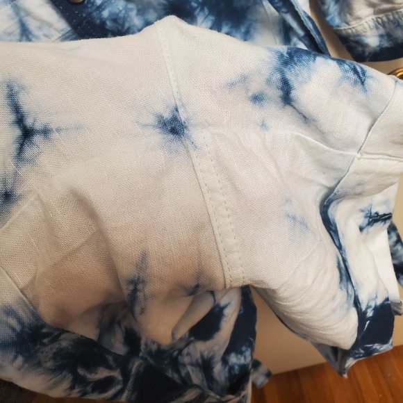 Gap Tie-Dye Romper in size 20 Tall - Picture 4 of 6